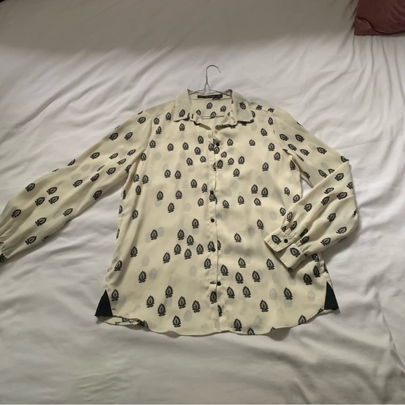 Mediterranean pattern flowy loose button down white collar shirt (silky texture) - Picture 2 of 5